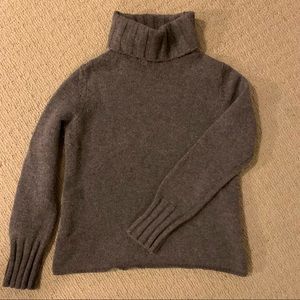 100% lambs wool turtleneck sweater - Liz Claiborne - like new!